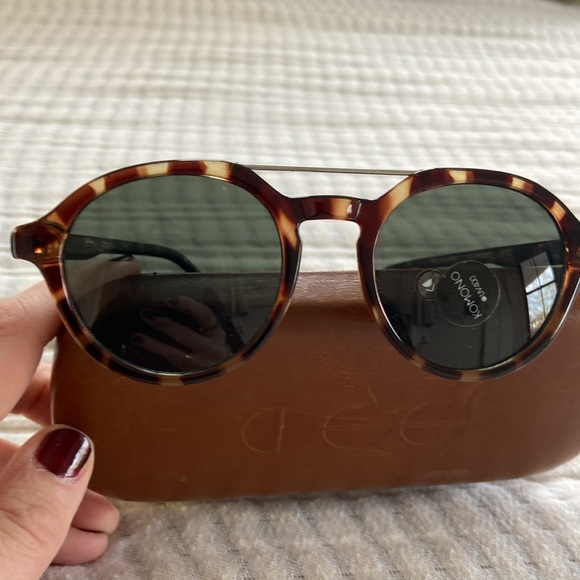 KOMONO VIVIEN METAL TORTOISE SILVER. NWOT - Picture 3 of 5